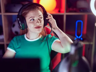 Tânără roșcată streamer  - Foto: Magnific.com (Imagine cu rol ilustrativ)