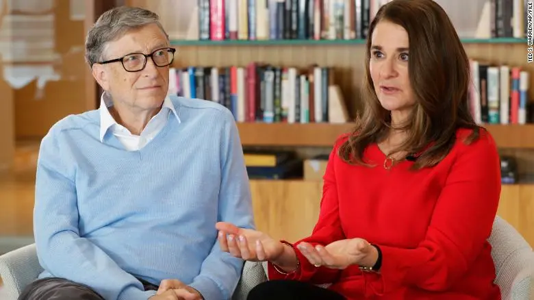 Bill şi Melinda Gates au divorțat oficial, cu acte. Doamna nu renunță la numele de familie. / Foto: cnn.com