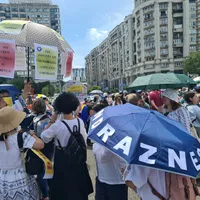 Profesorii l-au forțat pe nIcolae Ciucă să le crească salariile FOTO: Facebook/FSLI