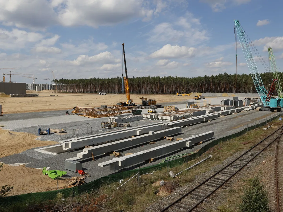 Ucrainenii dau lovitura în România: Interpipe cumpără fabrica ArcelorMittal din Roman