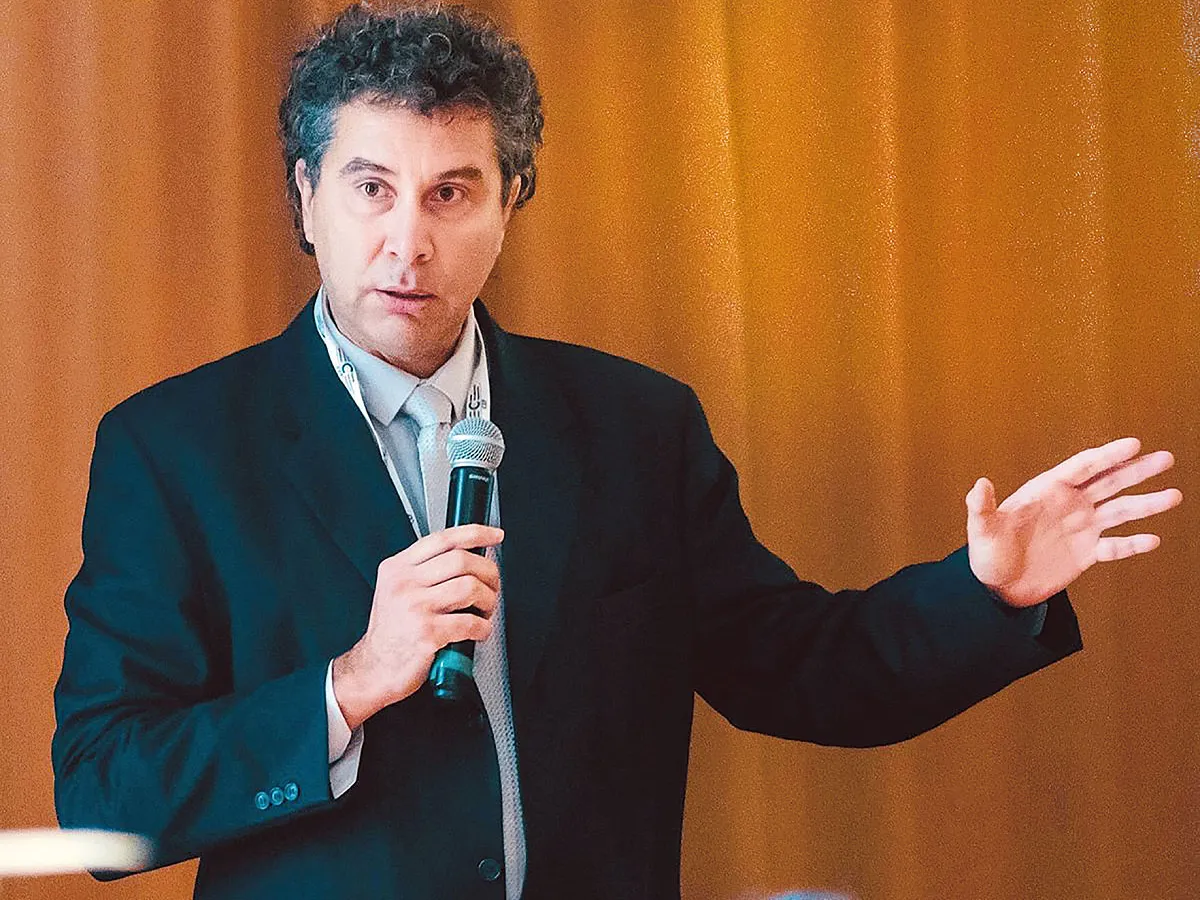 Corneliu Bjola este profesor de diplomație digitală la Universitatea din Oxford și șeful Oxford Digital Diplomacy Research Group - Foto: Arhiva personală