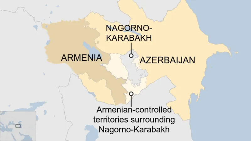 La începutul anilor 1990, secesiunea provinciei Nagorno-Karabah a antrenat un război care s-a soldat cu 30.000 de morţi.