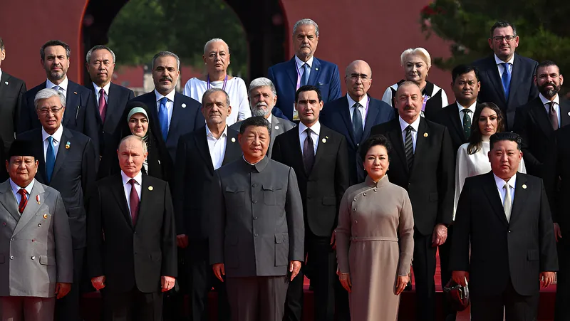 Adrian Năstase și Dana Năstase la reuniunea dictatorilor de la Beijing de luna trecută. Sursă foto: Profimedia