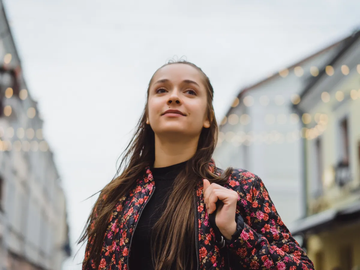 3.200 de lei lunar de la stat, pentru tinerii sub 26 de ani. Cine beneficiază de acest ajutor financiar?