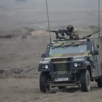 Un camion militar francez s-a răsturnat lângă Călimănești. Doi militari răniți - Inquam Photos / George Călin
