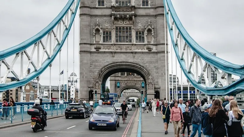 Traficul rutier din Londra se face pe partea stângă a șoselei - Foto: Pexels (cu rol ilustrativ)