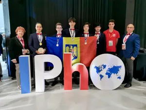Elevii români au câștigat 1 medalie de aur, 4 de argint și 2 premii speciale la Olimpiada de Fizică - Foto: Facebook / Ministerul Educației