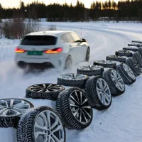 Zeci de anvelope de iarnă de SUV-uri și mașini sport, testate de specialiști. Care sunt recomandate - Foto: autobild.de