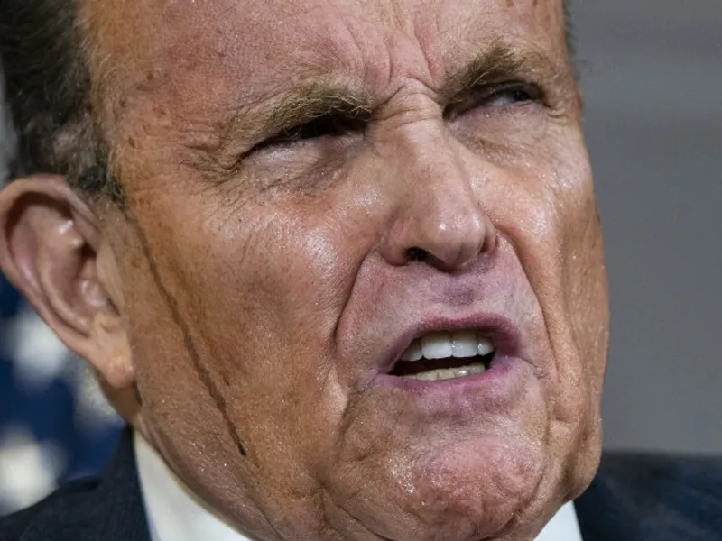 Rudy Giuliani a încercat să răstoarne rezultatul alegerilor prezidențiale în mai multe state, însă toate contestațiile sale au eșuat din cauza lipsei de probe și a viciilor procedurale/FOTO: Getty