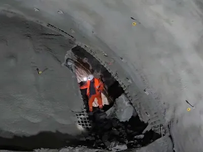 A fost străpunsă o nouă galerie de tunel pe A1 - Foto: captură video