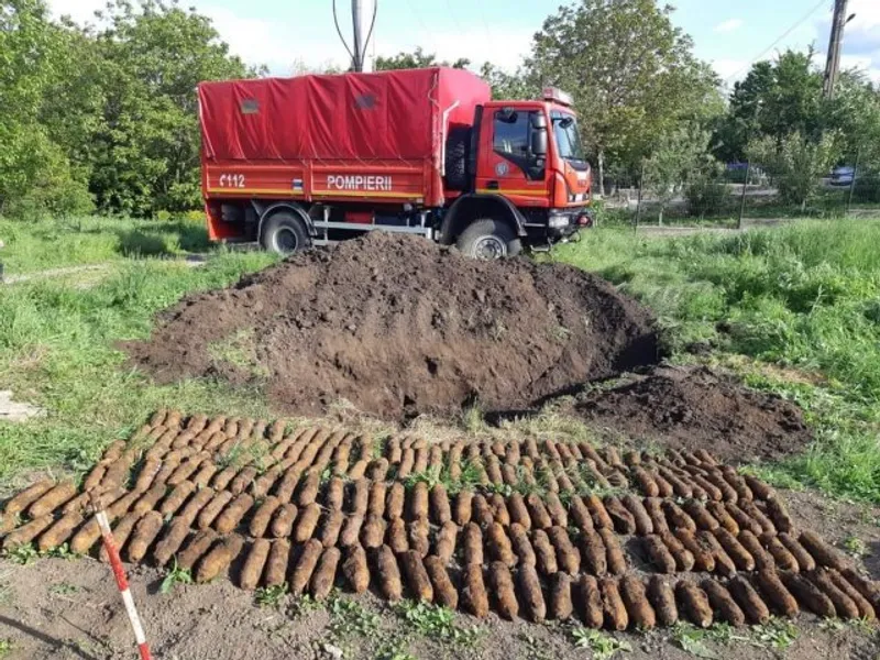 Căutătorul de bombe: a găsit anul trecut câte două proiectile pe zi numai într-un singur județ/FOTO: ziaruldeiasi.ro