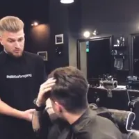 De ce să nu-ți lași freza pe mâna PSD ALDE Foto: captură FB cont Elite Barber's Gang