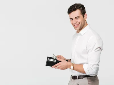 De ce unii oameni pun folie de aluminiu în portofel? Metoda chinezească care împiedică "scurgerea banilor" - Foto: Freepik (Imagine cu rol ilustrativ)