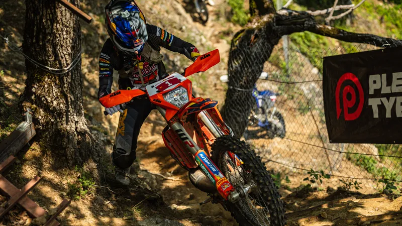 Ediția 2025 a Romanics, cel mai dificil raliu hard enduro din lume, a ajuns la la jumătate - Foto: Red Bull Romaniacs