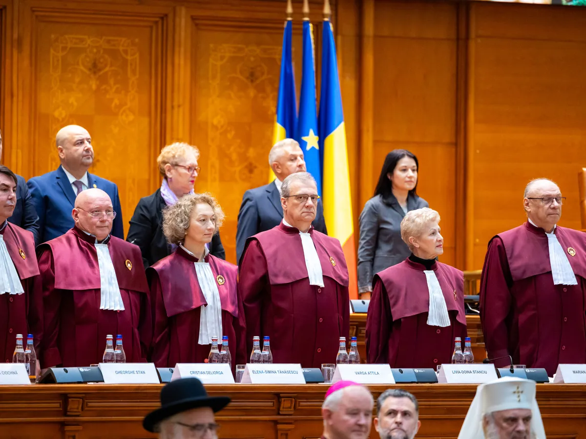 Judecătorii CCR pot rămâne fără bonusul de 36.000€ la pensie. Fostul șef CCR are 64.000 lei pensie - Foto: ccr.ro