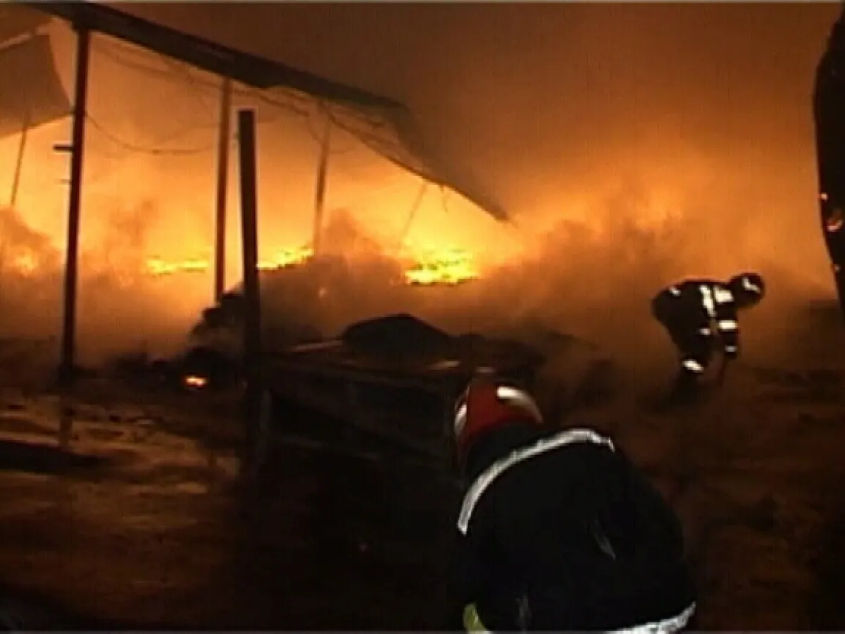 Incendiu puternic în Craiova, după ce un apartament a luat foc. 20 de oameni s-au autoevacuat - Foto: Arhiva / imagine cu rol ilustrativ