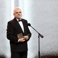 Directorul TNB refuză să proiecteze steagul Ucrainei pe clădire. „Mergeți la război dacă vă cheamă?” / blog.TNB