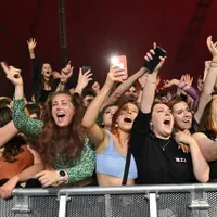 5.000 de persoane fără măști și fără distanțare la un concert-test în Liverpool/FOTO: francetvinfo.fr