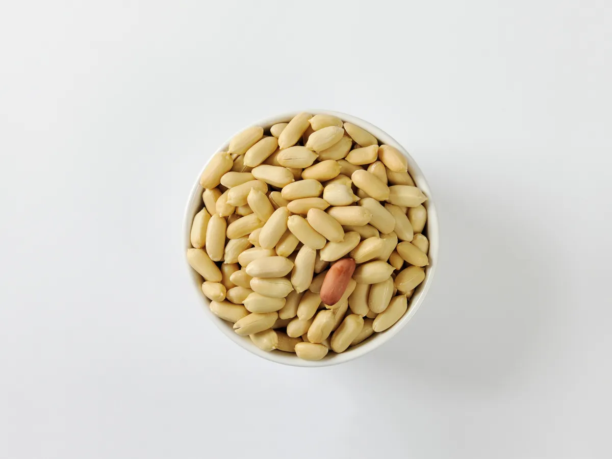 Alunele, „bomba nutrițională” pentru organism. Șterge ridurile, acneea și grăsimea de pe burtă - Foto: Profimedia Images (imagine cu rol ilustrativ)
