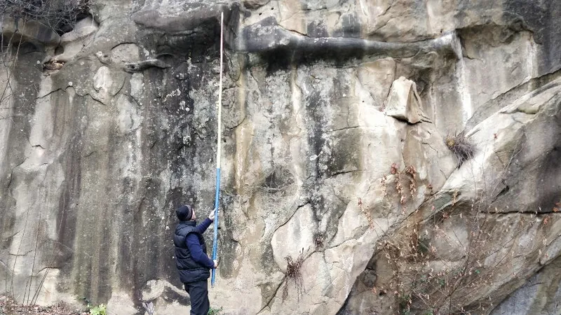 Povestea uriașului care își doarme somnul de veci la Mănăstirea Corbii de Piatră: Înecat la Potop - Foto: călătorul digital