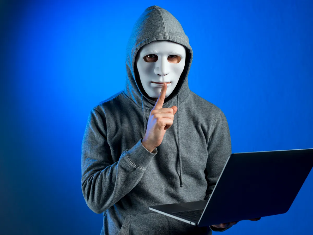 Hacker care stă la un laptop - Foto: Freepik (rol ilustartiv)