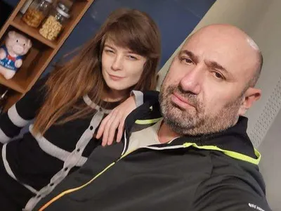 Chef Cătălin Scărlătescu, săgetat de Cupidon. Doina Teodoru, iubita sa, este cu 18 ani mai tânără. / Foto: redactia.ro