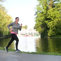 Președinta Ungariei, Novak Katalin, a ieșit la alergat într-un parc din România / FOTO: https://www.facebook.com/novak.katalin.official