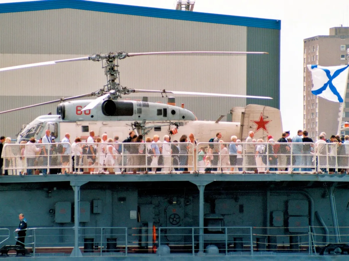 Elicopter Kamov Ka-27PS „60 Roșu”, la bordul distrugătorului rus „Admiral Levchenko” - Foto: Profimedia Images (imagine cu  rol ilustrativ)