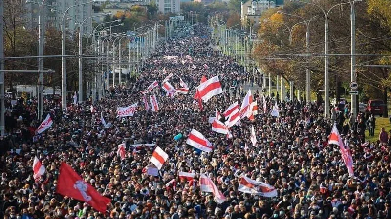Proteste în Belarus. Sursa foto: Sursa foto: Twitter - @AlexKokcharov
