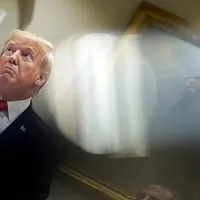 Donald Trump face politică externă pe Twitter. Foto Getty Images