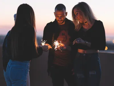 Amendă 7.500 de lei dacă folosești petarde. Care este locul unde este strict interzis să le aprinzi - Foto: Freepik (Imagine cu rol ilustrativ)