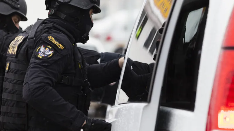 Au fost efectuate au fost efectuate 30 de percheziţii în Bucureşti şi judeţele Ilfov, Vaslui şi Braşov.