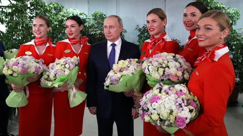 FOTO&VIDEO În timp ce Putin se întâlnește cu stewardesele de la Aeroflot, acțiunile scad la jumătate / bbc