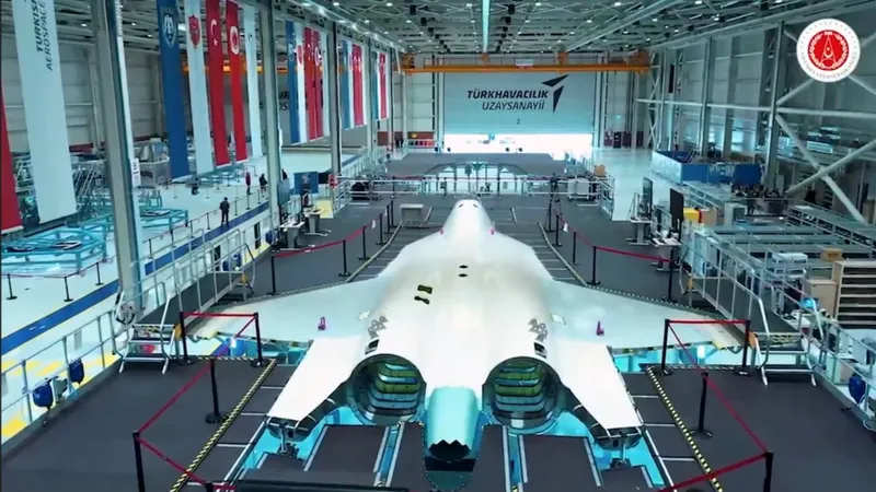 Noul avion de luptă invizibil al Turciei TF-X/Foto: Turkish Defense Industries