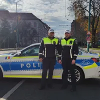 ine sunt polițiștii care au descoperit banii de pensii furați de la Poștă? Erau 10.000.000 de lei - Foto: Facebook/ Sindicatul Europol