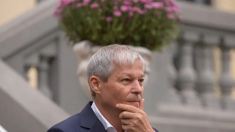 Cioloş: Rămânerea în Guvernul Cîţu ar fi însemnat cauţionarea unui comportament nedemn. / Foto: alephnews.ro