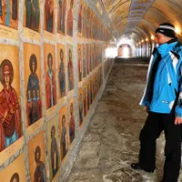 Unde în România e tunelul care adăpostește 365 de sfinți - Foto: Hunedoara Liberă