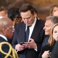 Românii pot se pot angaja la X. Criteriul impus de Elon Musk: ”Doar arată-ne codul tău” - Foto: Profimedia Images (rol ilustrativ)