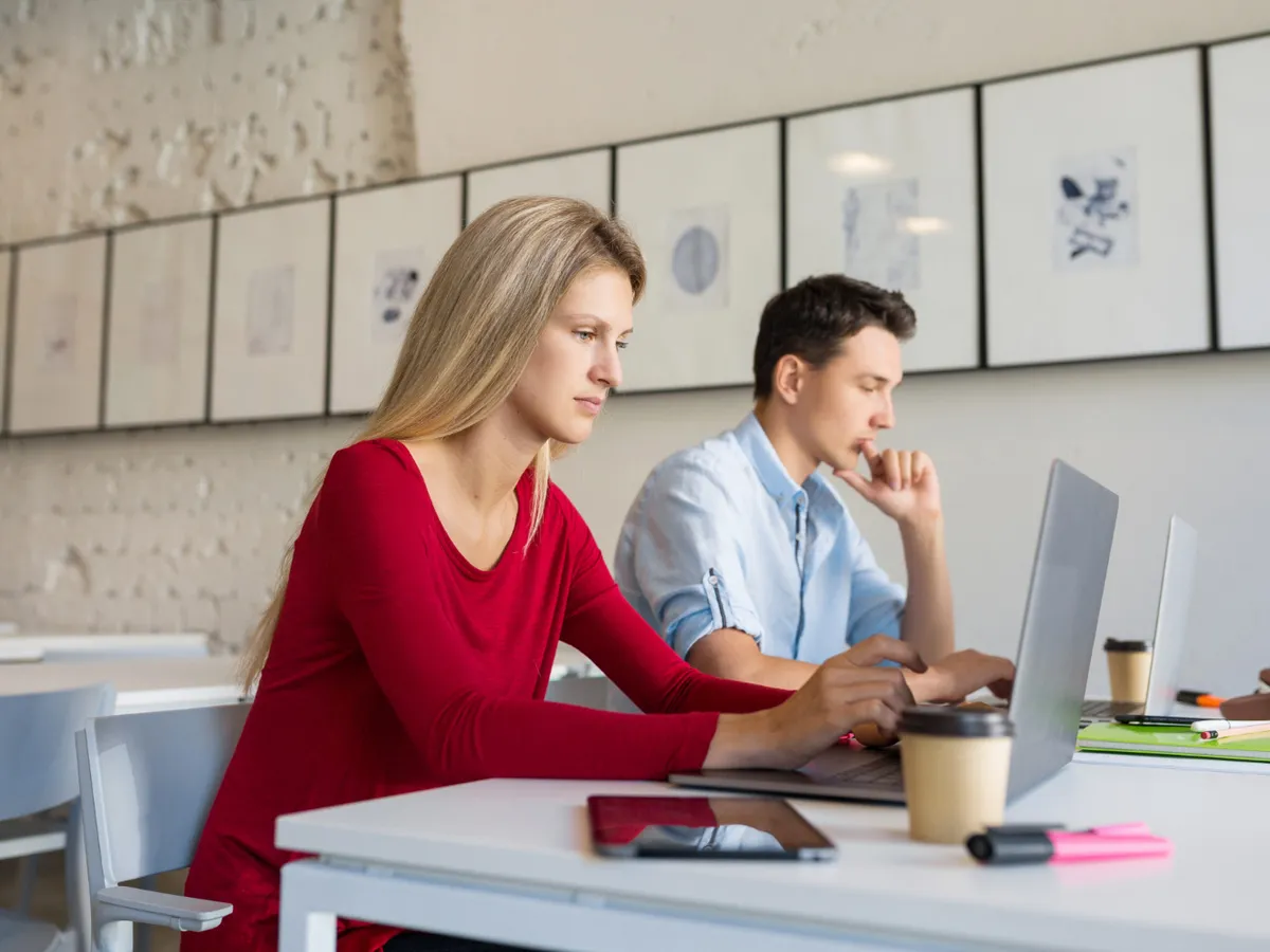 Care angajați NU mai mai pot încasa 2 salarii din slujbe? De ce trebuie să renunțe la una din ele? - Foto: Freepik