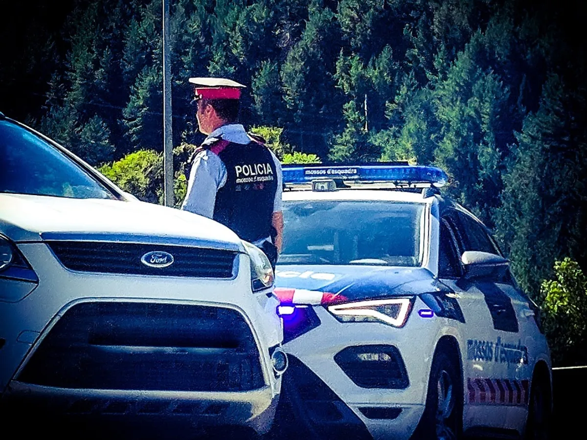 Un german i-a furat mașina unui taximetrist român în Spania, l-a târât pe asfalt, apoi s-a dat răpit Foto: Facebook