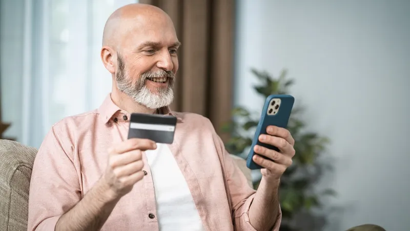 Începe distribuția pensie pe iunie. Ce se întâmplă după jaful de 10.000.000 lei? Când intră pe card? - Foto: Freepik