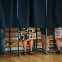 Un gest din cabina de vot poate aduce amenzi de 1000 de lei  - Foto: Inquam Photos / Lavinia Cioaca (rol ilustrativ)