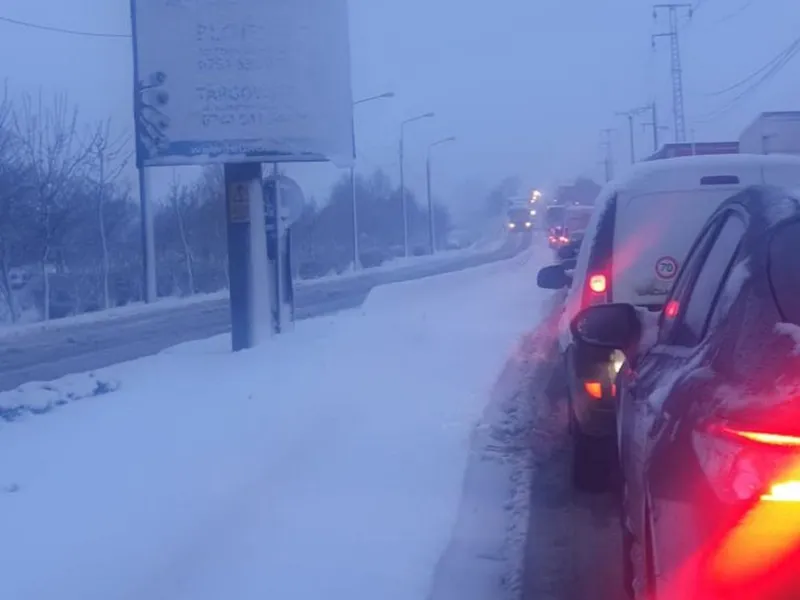 Accident între un autocar și două mașini, pe Centura Ploieștiului: 8 răniți, duși la spital. / Foto: Facebook