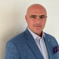 Dorel Acatrinei, fost șofer, actual CEO al unei firme de transport mărfuri și ales AUR. Sursa imagine: Facebook