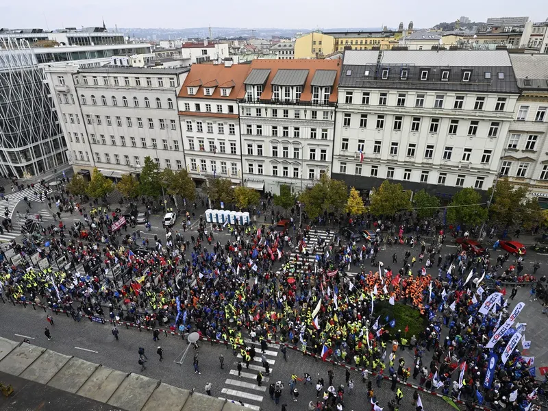 Majorările de prețurilor i-a determinat pe mulți praghezi să iasă în stradă - Foto: Profimedia Images