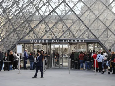 Muzeul Luvru Paris - Foto: Profimedia Images