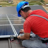 Panouri fotovoltaice montate pe acoperiș FOTO: pixabay.com