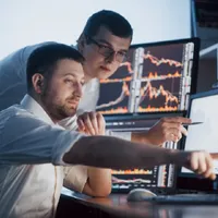 Cât de ușor pot fi înșelați cei care vor să investească în criptomonede și pe bursă - FOTO: Freepik.com (rol ilustrativ)