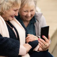 Cum poți verifica ce pensie iei direct de pe telefon? Casa de Pensii administrează aplicația Foto: Freepik (fotografie cu caracter ilustrativ)