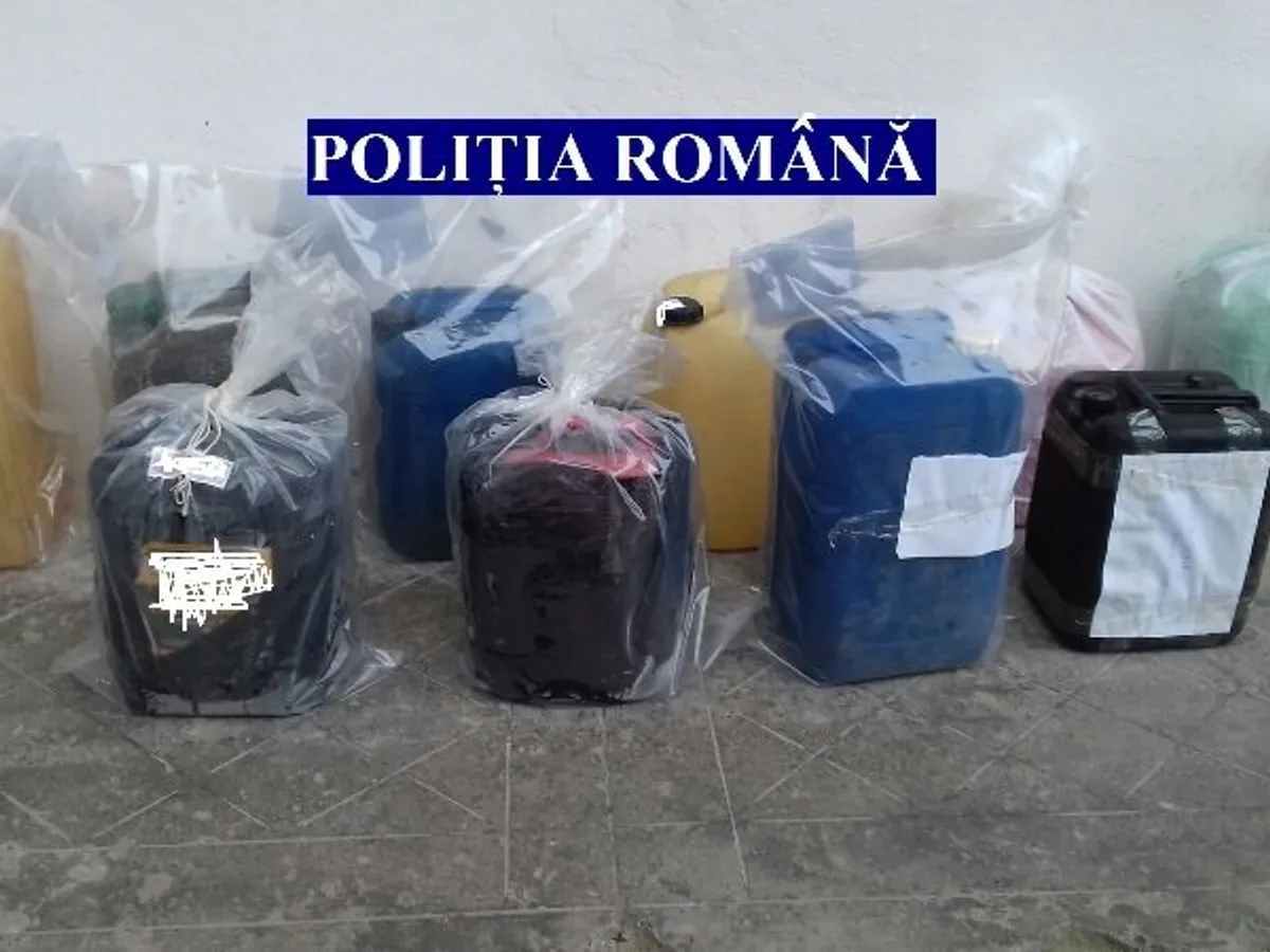 Trei tineri din Aiud au furat 500 de litri de motorină din rezervoarele unor camioane. Cum acționau / Poliția Română